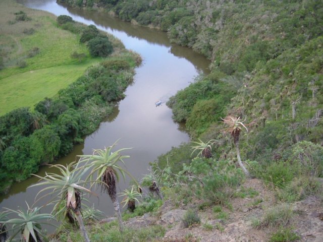 viewtotherightofthecanoetrail.jpg